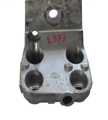 Alfa Romeo Stelvio Engine mounting bracket 670051288