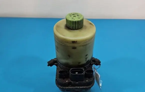 Seat Ibiza III (6L) Power steering pump 6Q0423156M IMPRK1590582