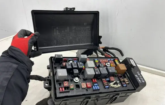 Opel Insignia A Fuse box set 13275882 13253551