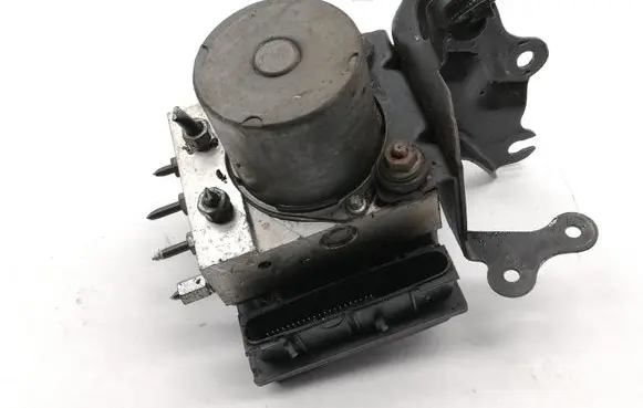 Toyota Avensis T270 ABS Pump 0265251490 4454005100