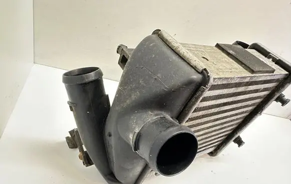 Audi A4 S4 B7 8E 8H Intercooler air channel guide 038906051B 37043AT8 0281002399
