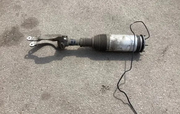 Land Rover Discovery 5 Air suspension front shock absorber HY323C286BC