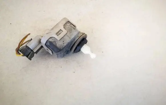 Opel Astra G Headlight level adjustment motor 90590665