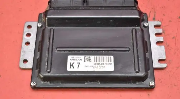 Nissan Primera Engine control unit/module ECU MEC37-010