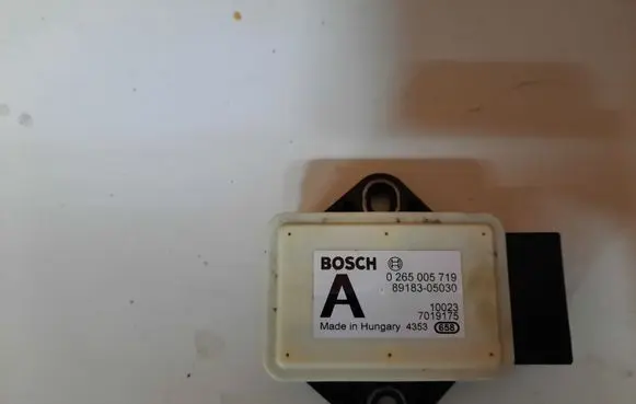Toyota Avensis T270 ESP acceleration yaw rate sensor 0265005719