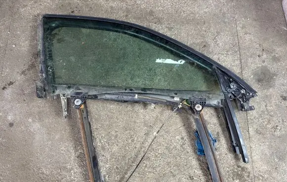 Audi A4 S4 B6 8E 8H Front door electric window regulator 8E0837629