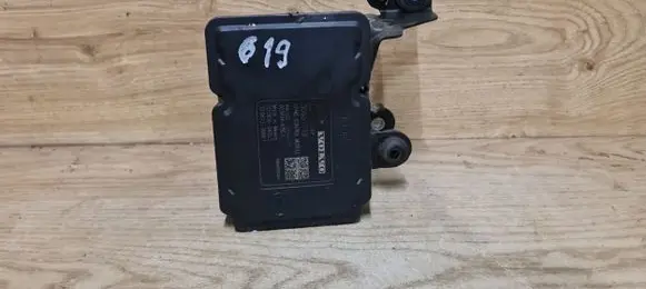 Volvo V70 ABS Pump 30681619