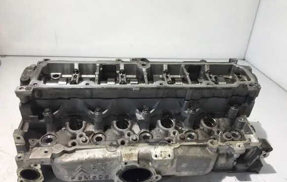 Peugeot 308 Engine head D28 9684487210 9672921080