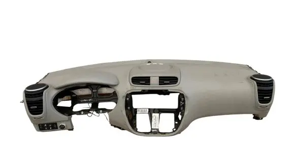 KIA Soul Dashboard 84711E4000BF6 84710E4000BF6