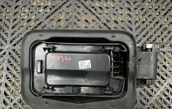 BMW X7 G07 Fuel tank cap lock 7440023