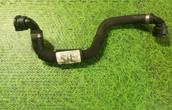 BMW X5M E70 Engine coolant pipe/hose 7576376