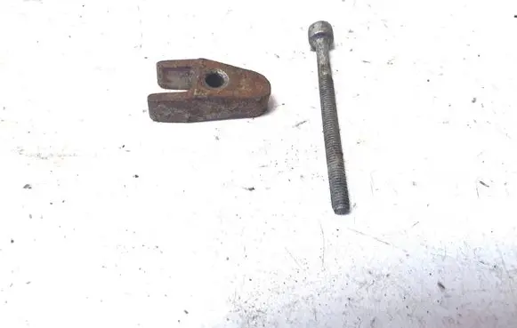 Mercedes-Benz ML W164 Fuel Injector clamp holder 