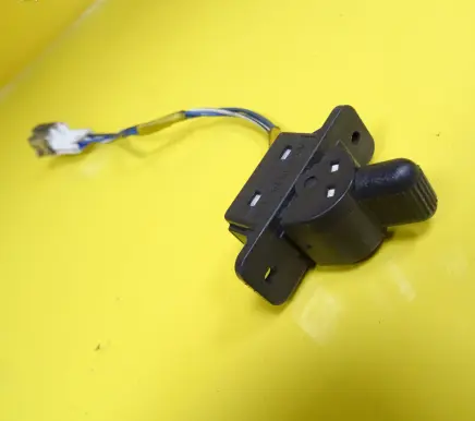 Mitsubishi Space Star Electric window control switch 192459