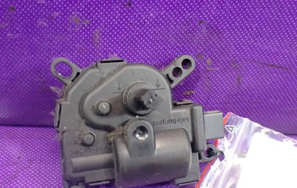 Ford Fusion A/C air flow flap actuator/motor 1S7H19B634CA