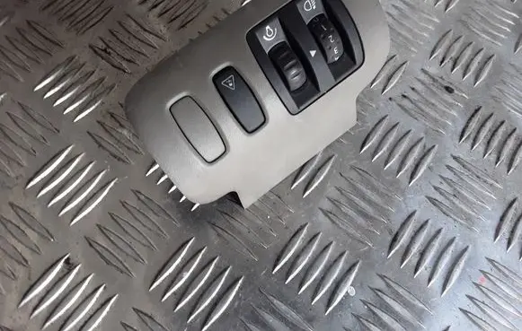 Renault Scenic II - Grand scenic II Headlight level height control switch 8200140985