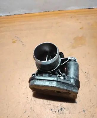 Land Rover Freelander 2 - LR2 Throttle valve B063270029 9656932580