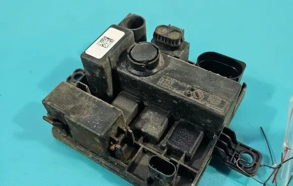 BMW i3 Central body control module 7614585 IMPRK1578606