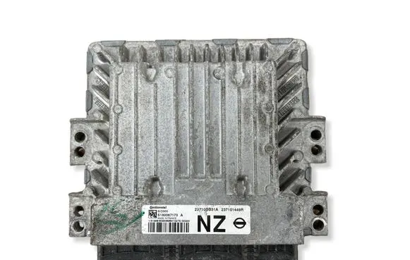 Nissan Qashqai Engine control unit/module 23710BB31A S180067173A 237101449