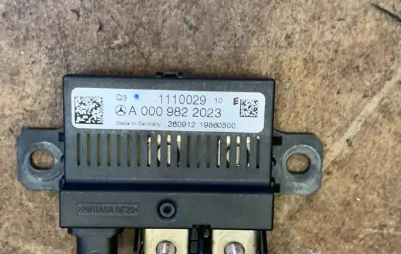Mercedes-Benz CLS C218 X218 Other relay A0009822023