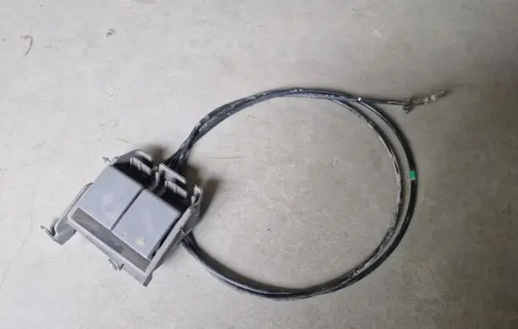 Engine bonnet/hood lock release cable