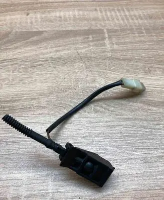 Volkswagen Polo IV 9N3 Windshield washer spray nozzle 6E095598