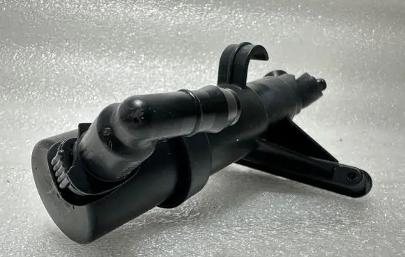 BMW 5 E60 E61 Headlight washer spray nozzle 18100412482