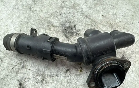 Audi A3 S3 8P Thermostat housing 06F121111H