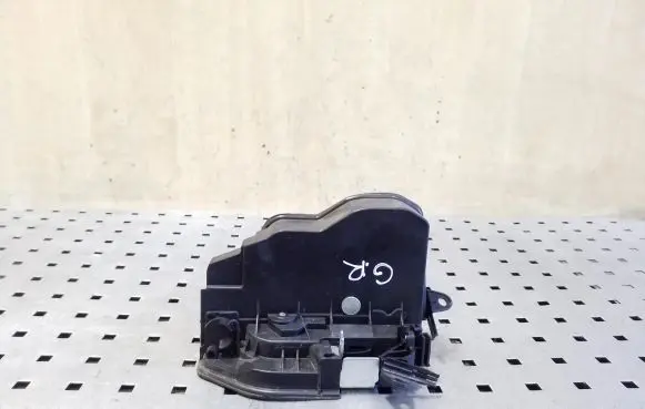 BMW X1 E84 Rear door lock 7202148