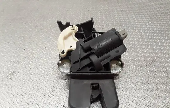 Audi A6 S6 C6 4F Tailgate/trunk/boot lock/catch/latch 4F5827505D