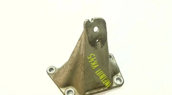 Infiniti FX Engine mounting bracket