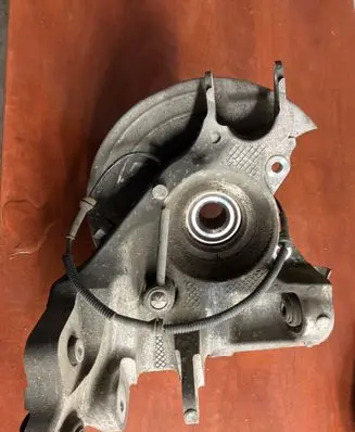 Land Rover Discovery Sport Rear wheel hub spindle/knuckle FL725A968AC