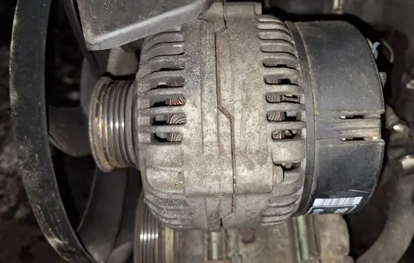 Audi A6 S6 C4 4A Generator/alternator 046903015f 0123515012