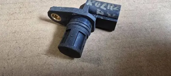 Suzuki Ignis Camshaft position sensor 3322076G11