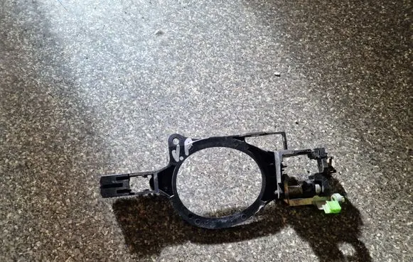 Front door exterior handle/bracket