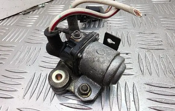 Glow plug pre-heat relay