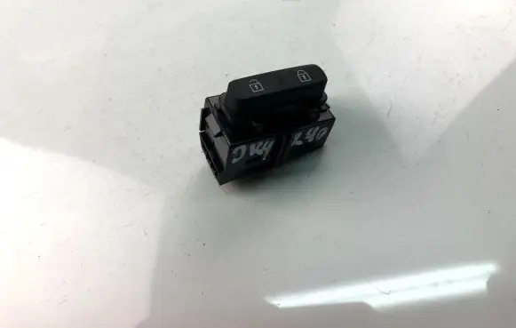 Volvo XC70 Central locking switch button 31343099