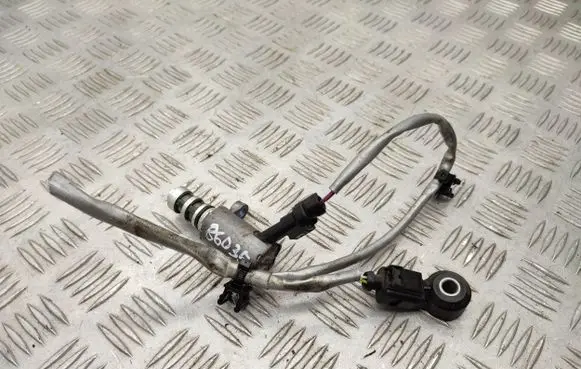 Skoda Octavia Mk3 (5E) Camshaft vanos timing valve 04E906455Q 030905377D