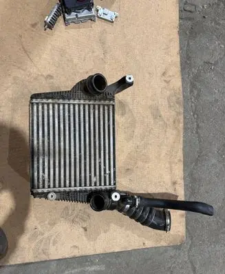 Porsche Macan (95B) Intercooler radiator 95b145803h