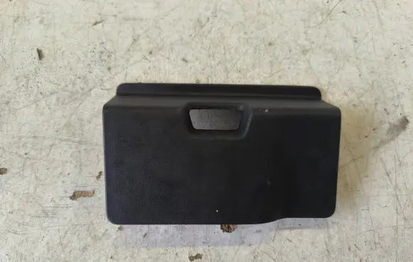 Opel Vivaro Fuse box cover 48506M 1377881X