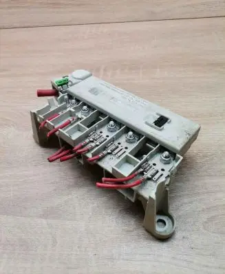 BMW 5 E39 Fuse 8367252 8367253