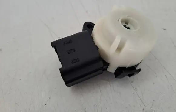 Toyota Avensis T250 Ignition lock contact 8445005040