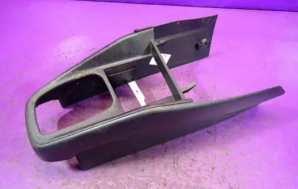 Volkswagen Golf IV Center console 