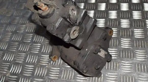BMW 5 E39 Steering rack 1095191