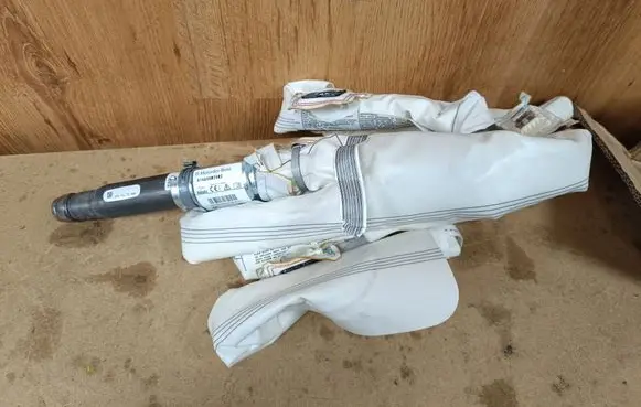 Mercedes-Benz GLS X166 Side airbag A1668602802
