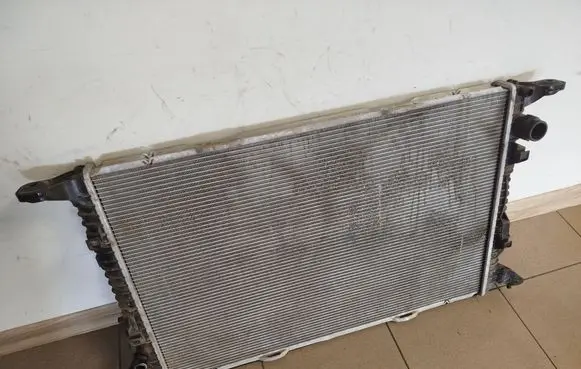 Audi A8 S8 D4 4H Coolant radiator