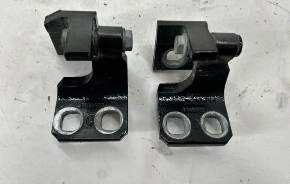Maserati Ghibli Rear door hinge set 675000160 675000159