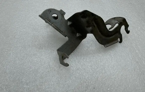 BMW 5 F10 F11 ABS pump bracket 6877744