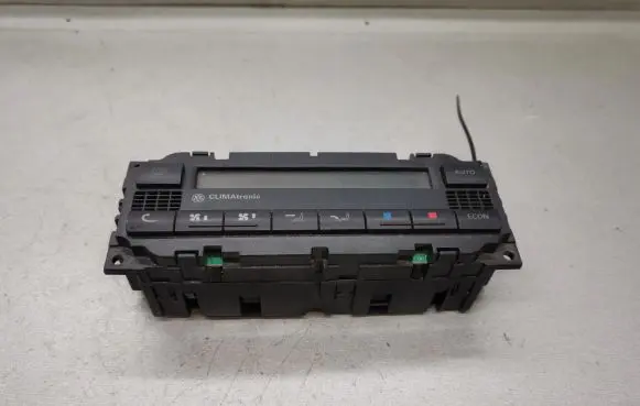 Volkswagen PASSAT B5 Climate control unit 3B1907044D