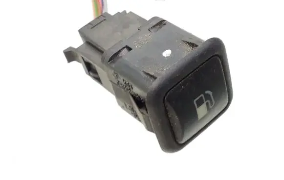 Volkswagen PASSAT B5 Fuel tank opening switch 3B0959833A