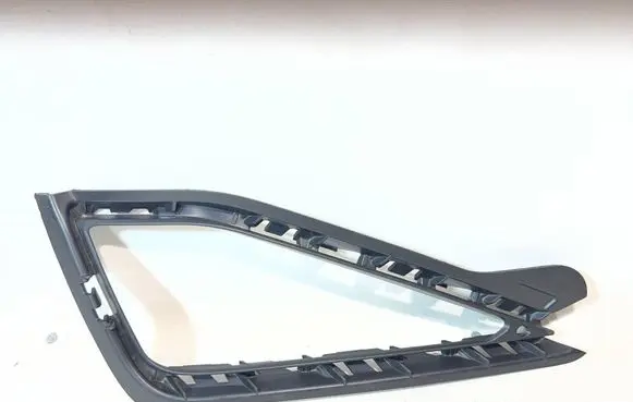 Volkswagen Golf Sportsvan Front bumper lower grill 510853211E